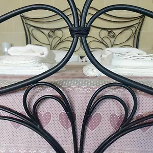 Couette-café White, Lecce